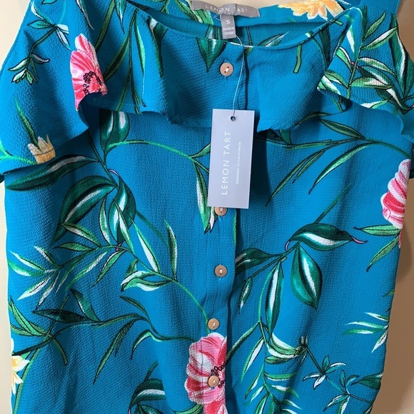 Ladies button down strappy top - Picture 2 of 5